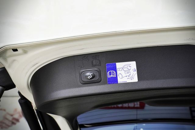 原版原漆僅跑7.9萬里 撥片、全景天窗、CarPlay倒影、電尾門、導航、雙恆溫  第19張相片