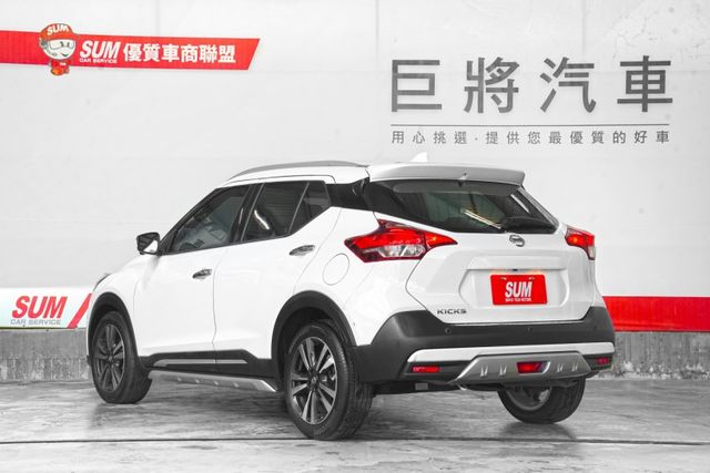 原版件 一手車僅跑5.3萬里 原廠保養 LED頭燈 盲點 定速 車道偏移 環景  第6張相片