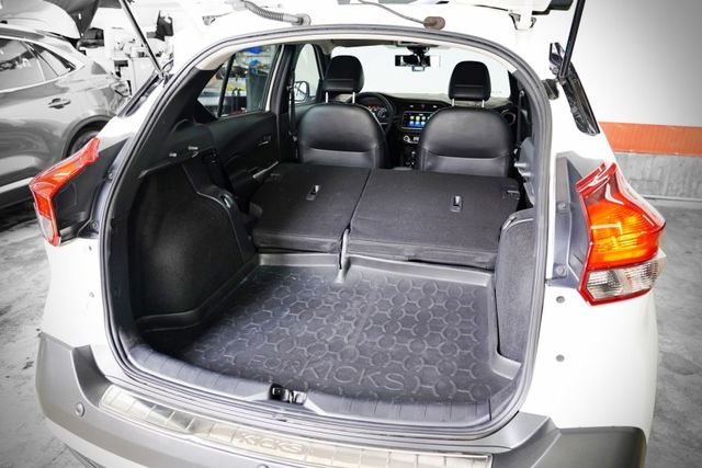 原版件 一手車僅跑5.3萬里 原廠保養 LED頭燈 盲點 定速 車道偏移 環景  第10張相片