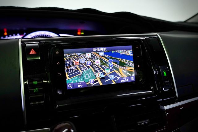 僅跑8.7萬里 定速、摸門解鎖、電滑門、電動尾門、第三排座椅電動、倒影、導航  第15張相片