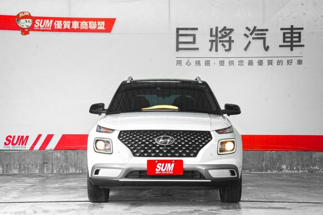 一手車僅跑1.6萬里 原版件 CarPlay、LED環形日行燈、皮質方向盤  第2張相片