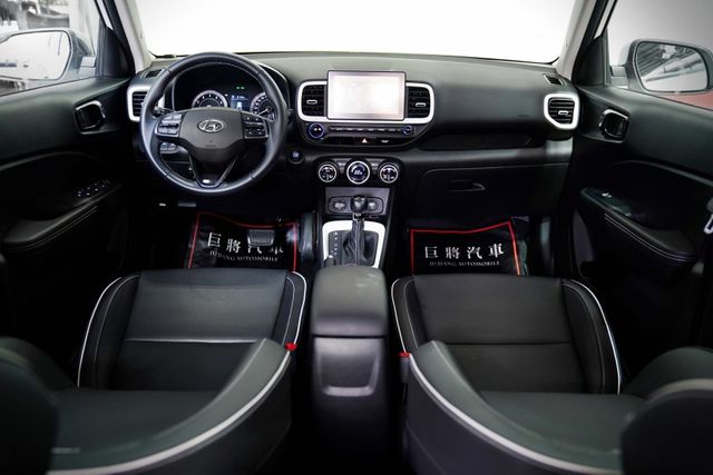 一手車僅跑1.6萬里 原版件 CarPlay、LED環形日行燈、皮質方向盤  第7張相片