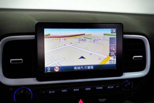 一手車僅跑1.6萬里 原版件 CarPlay、LED環形日行燈、皮質方向盤  第12張相片