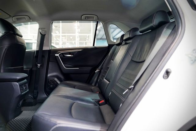 僅跑8.3萬里 ACC、車道維持、環景、導航、電動椅、盲點、抬顯、Bose音響  第8張相片