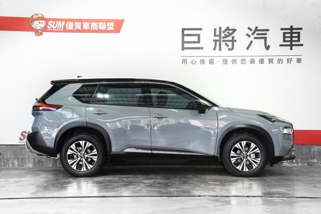 原版原漆 僅跑8千里 Bose音響、雙電動記憶椅、導航、電尾門、環景、L2跟車  第4張相片