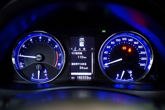 一手車 原版件 LED頭燈 撥片 抬顯 循跡 安卓機 360環景 CARPLAY  第12張相片
