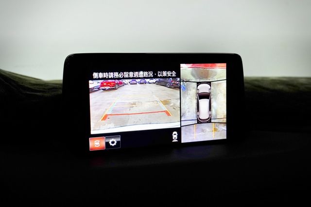 原版件僅跑5.4萬里 ACC車道偏移 盲點 抬頭顯示 環景 BOSE音響 電尾門  第13張相片