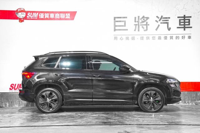 原版件 僅跑2.4萬里 ACC 車道偏移 盲點 環景 電尾門 數位儀表 全景天窗  第4張相片