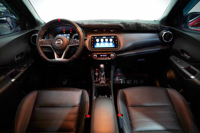 一手車僅跑1.5萬里 ACC 抬頭顯示 環景 CARPLAY 恆溫空調 雙色車頂  第7張相片