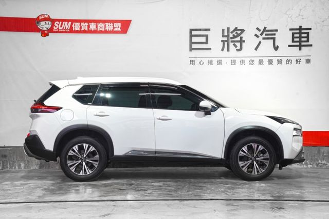 旗艦版｜僅跑2.8萬里 Bose音響 撥片 雙電動椅 導航 環景 電尾門 電尾門 L2跟車  第4張相片