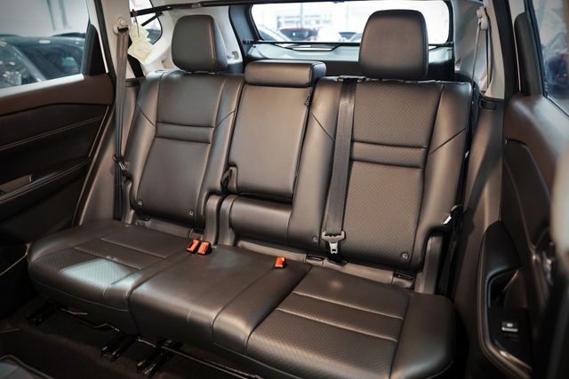 旗艦版｜僅跑2.8萬里 Bose音響 撥片 雙電動椅 導航 環景 電尾門 電尾門 L2跟車  第8張相片