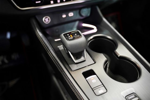 旗艦版｜僅跑2.8萬里 Bose音響 撥片 雙電動椅 導航 環景 電尾門 電尾門 L2跟車  第14張相片