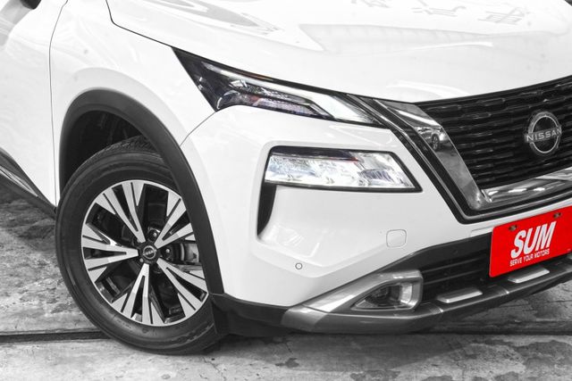 旗艦版｜僅跑2.8萬里 Bose音響 撥片 雙電動椅 導航 環景 電尾門 電尾門 L2跟車  第20張相片