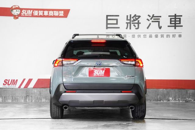 Hybrid旗艦4WD｜一手車 原版件 ACC 車道偏移 盲點 環景 全景天窗 電尾門 電動椅 雙通風椅  第3張相片