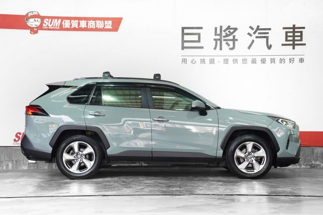 Hybrid旗艦4WD｜一手車 原版件 ACC 車道偏移 盲點 環景 全景天窗 電尾門 電動椅 雙通風椅  第4張相片