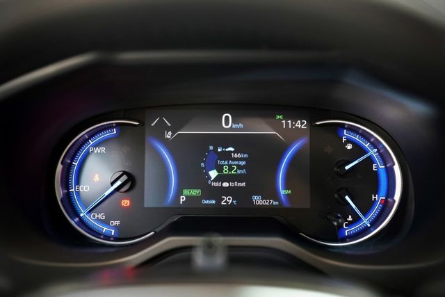 Hybrid旗艦4WD｜一手車 原版件 ACC 車道偏移 盲點 環景 全景天窗 電尾門 電動椅 雙通風椅  第12張相片