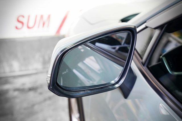 Hybrid旗艦4WD｜一手車 原版件 ACC 車道偏移 盲點 環景 全景天窗 電尾門 電動椅 雙通風椅  第19張相片