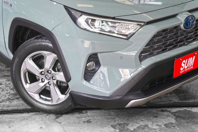 Hybrid旗艦4WD｜一手車 原版件 ACC 車道偏移 盲點 環景 全景天窗 電尾門 電動椅 雙通風椅  第20張相片