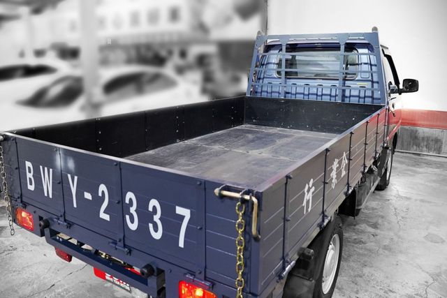 標準貨床手排｜手排 框式 原廠保養 一手車 僅跑3千里  第11張相片