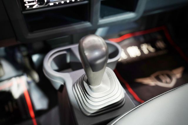 標準貨床手排｜手排 框式 原廠保養 一手車 僅跑3千里  第14張相片