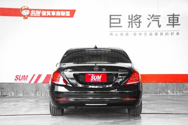 長軸版 原版件 四電吸門 柏林知音 後座總裁座椅 雙魚眼 全景天窗 電尾門  第3張相片