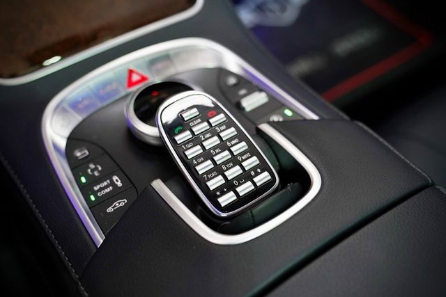 長軸版 原版件 四電吸門 柏林知音 後座總裁座椅 雙魚眼 全景天窗 電尾門  第17張相片