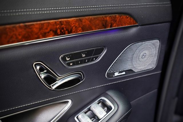 長軸版 原版件 四電吸門 柏林知音 後座總裁座椅 雙魚眼 全景天窗 電尾門  第18張相片