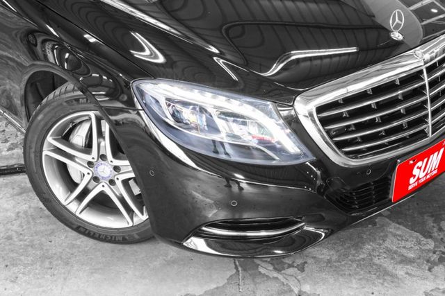 長軸版 原版件 四電吸門 柏林知音 後座總裁座椅 雙魚眼 全景天窗 電尾門  第20張相片