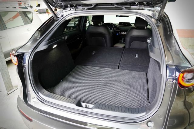 20S Signature｜原廠保養僅跑3.6萬里 ACC車道偏移 盲點 抬顯 電動椅 BOSE環景 電尾門  第10張相片