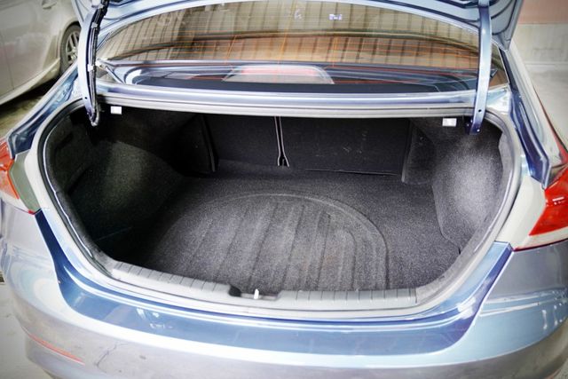 豪華版｜一手車 僅跑4.8萬里 定速循跡、倒車雷達、後座出風口  第10張相片