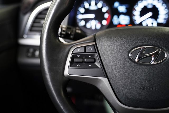 豪華版｜一手車 僅跑4.8萬里 定速循跡、倒車雷達、後座出風口  第11張相片