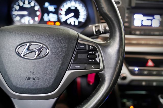 豪華版｜一手車 僅跑4.8萬里 定速循跡、倒車雷達、後座出風口  第12張相片