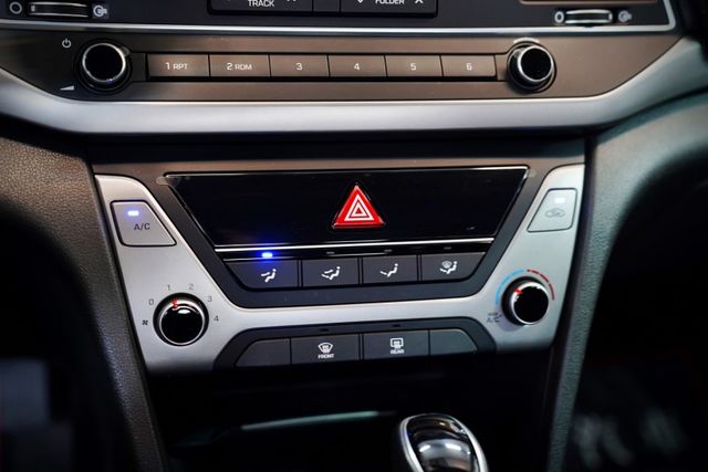 豪華版｜一手車 僅跑4.8萬里 定速循跡、倒車雷達、後座出風口  第15張相片