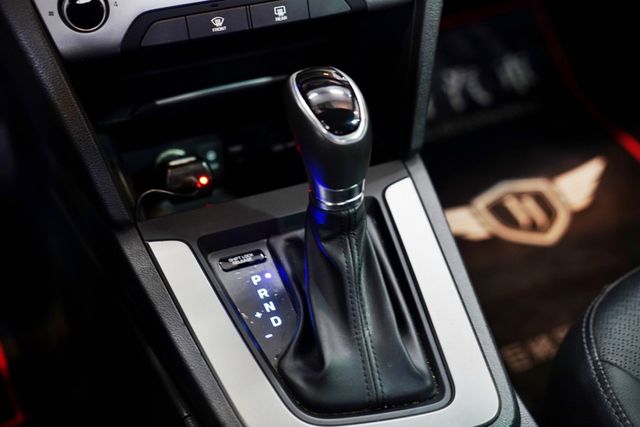 豪華版｜一手車 僅跑4.8萬里 定速循跡、倒車雷達、後座出風口  第16張相片