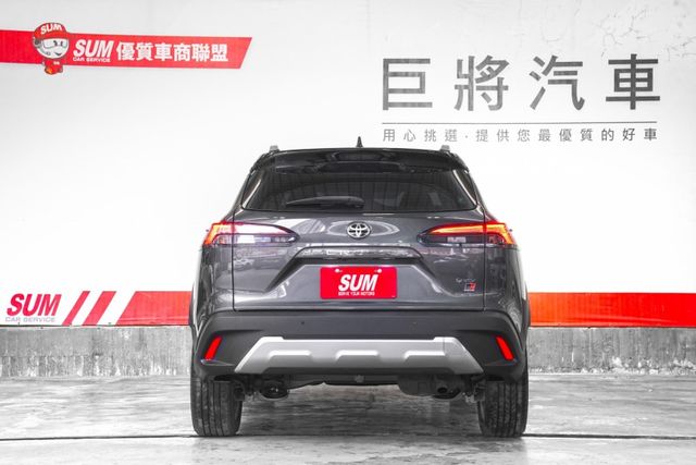 Hybrid GR Sport｜一手車僅跑1.7萬里 原版件 環景、電動尾門、盲點、駕駛座8向、車側警示  第3張相片