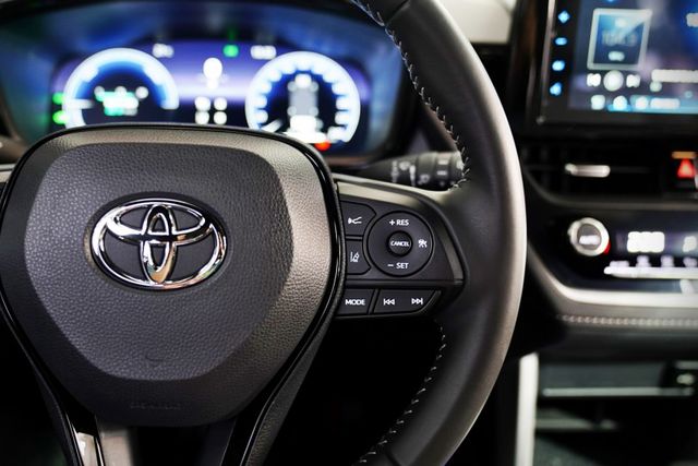 Hybrid GR Sport｜一手車僅跑1.7萬里 原版件 環景、電動尾門、盲點、駕駛座8向、車側警示  第11張相片