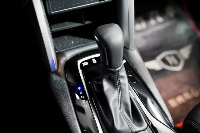 Hybrid GR Sport｜一手車僅跑1.7萬里 原版件 環景、電動尾門、盲點、駕駛座8向、車側警示  第14張相片