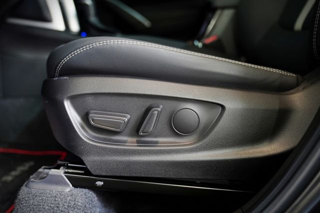 Hybrid GR Sport｜一手車僅跑1.7萬里 原版件 環景、電動尾門、盲點、駕駛座8向、車側警示  第15張相片