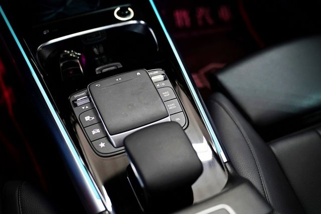 豪華版｜僅跑7.6萬里 ACC 盲點 倒影 環艙氛圍燈 iKey雙電動椅（記憶） 電尾門  第16張相片