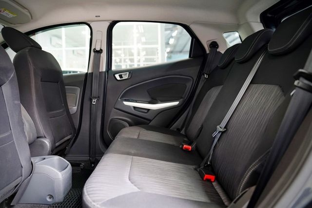 都會尊貴版｜原版件 加裝抬顯 有Ikey、摸門解鎖、定速、恆溫空調  第8張相片