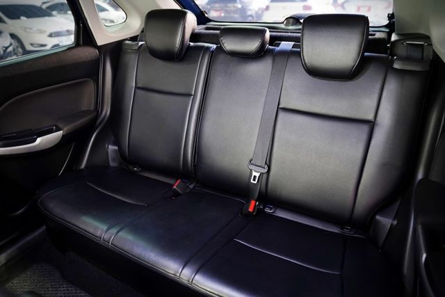 1.0T｜原廠保養 撥片 皮椅 HID頭燈 LED日行燈 恆溫空調 免鑰匙 定速  第8張相片