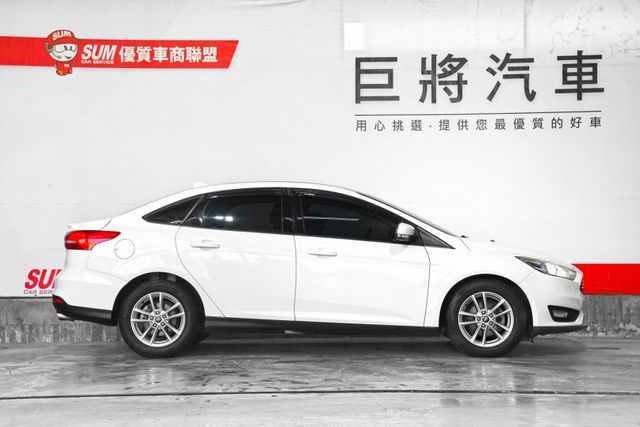 時尚經典型｜一手車  僅跑7.6萬里 原版件 盲點、恆溫、雙區溫控、換檔撥片、定速、自動大燈  第4張相片