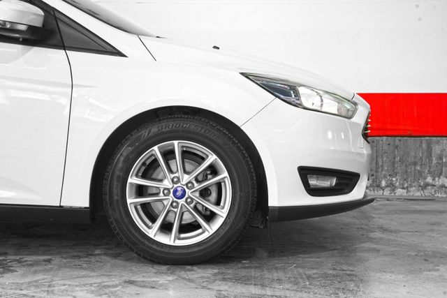 時尚經典型｜一手車  僅跑7.6萬里 原版件 盲點、恆溫、雙區溫控、換檔撥片、定速、自動大燈  第5張相片