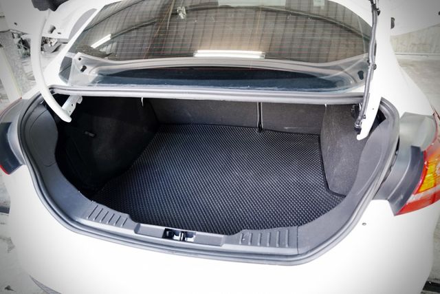 時尚經典型｜一手車  僅跑7.6萬里 原版件 盲點、恆溫、雙區溫控、換檔撥片、定速、自動大燈  第10張相片