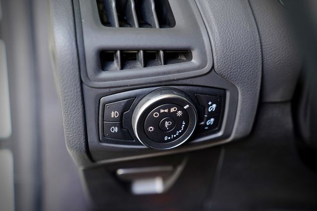 時尚經典型｜一手車  僅跑7.6萬里 原版件 盲點、恆溫、雙區溫控、換檔撥片、定速、自動大燈  第18張相片