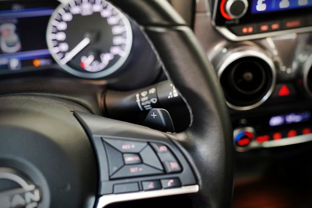 駕趣享樂版｜原廠保養 僅跑5.9千里 撥片 環景 導航 車道輔助 Bose環繞音響  第12張相片