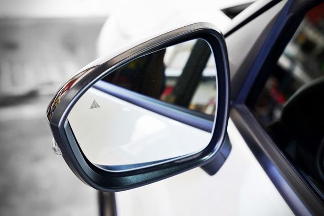 駕趣享樂版｜原廠保養 僅跑5.9千里 撥片 環景 導航 車道輔助 Bose環繞音響  第19張相片