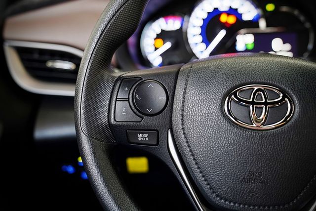 原鈑件 原廠保養僅跑1.1萬里 雙色內裝 定速 車道偏移 車美仕主機 倒影 導航  第11張相片