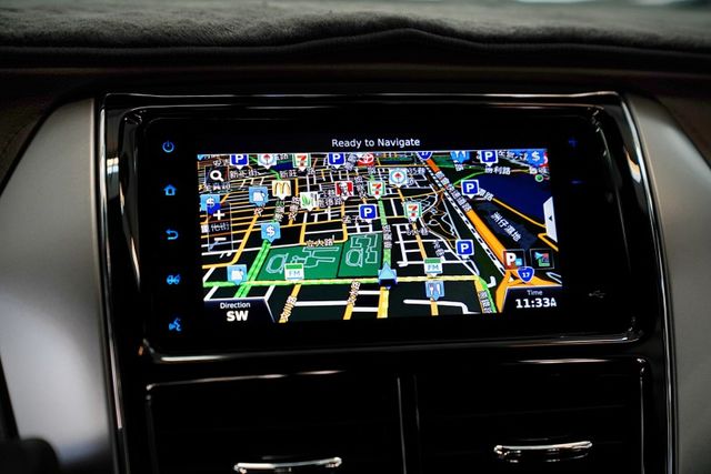 原鈑件 原廠保養僅跑1.1萬里 雙色內裝 定速 車道偏移 車美仕主機 倒影 導航  第13張相片