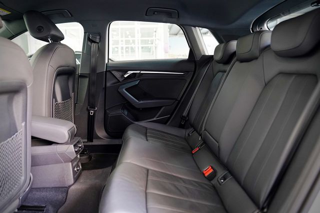 35 TFSI  原廠保養僅跑8萬里 撥片、倒車影像、ACC、車道偏離警示、盲點、CarPlay  第8張相片